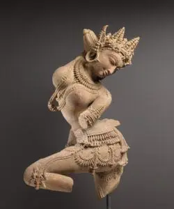 US returns looted antiquities worth $10 million to India