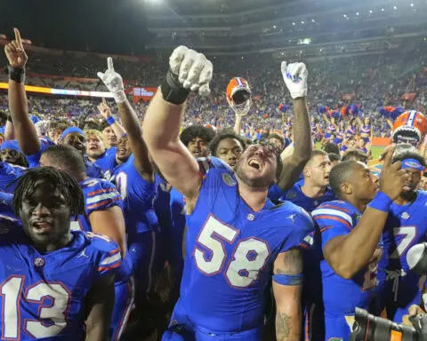 DJ Lagway returns and Florida upsets No. 21 LSU 27-16 for 1st series win since 2018