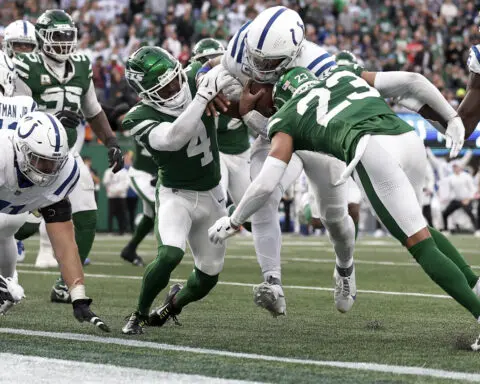 Richardson's late TD run leads Colts to a 28-27 victory over Rodgers and the Jets