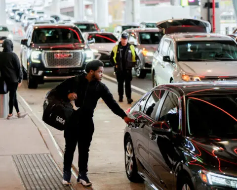 Record 80 million Americans expected to travel for Thanksgiving holiday, industry group says