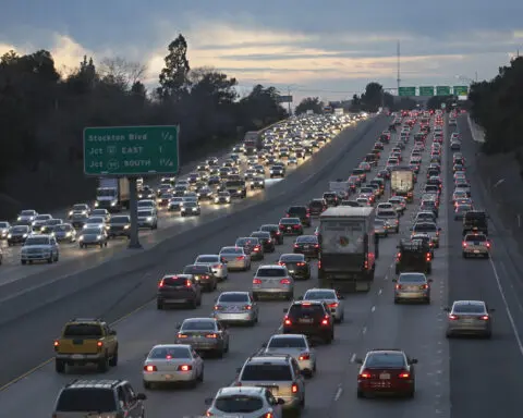 US to add features such as blind spot warnings and pedestrian detection to vehicle crash ratings