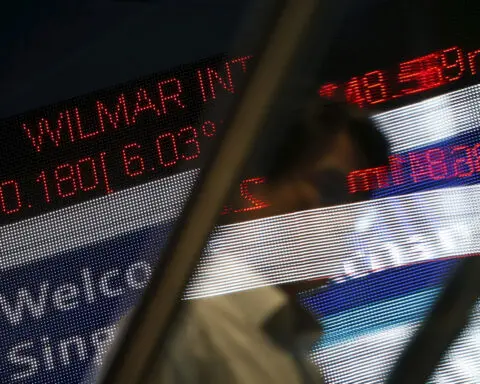 EM stocks rally; Manila, Bangkok up on rate-cut bets