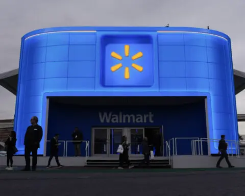 Walmart heads into official start of holiday season with strong momentum after robust 3Q results