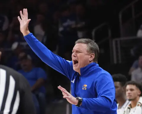 Kansas coach Bill Self reaches 800 wins. His big goal this season is a 3rd national title