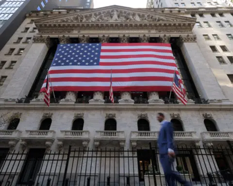 US arrests homeless man in New York Stock Exchange bomb plot