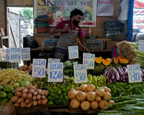 Sri Lanka's inflation rate drops to minus 0.7% in October