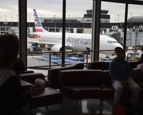 How American Airlines is cracking down on line cutting during boarding