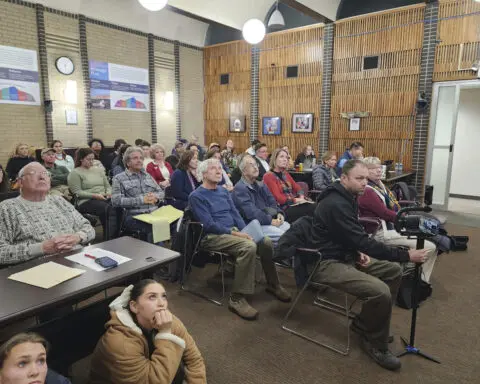 US towns plunge into debates about fluoride in water