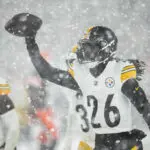 Nick Chubb plows through heavy snow for 2-yard TD, giving Browns 24-19 win over Steelers