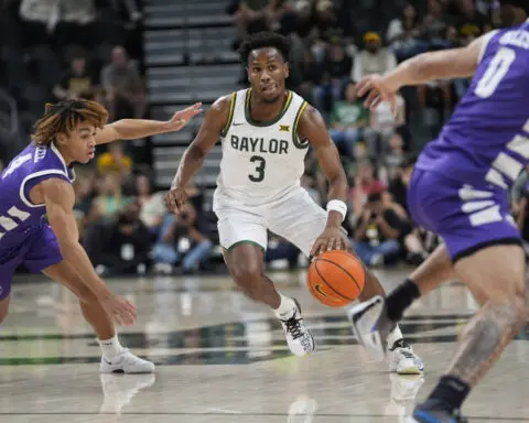 Jeremy Roach rescues No. 13 Baylor with buzzer-beater in 5th game after standout 4 years at Duke