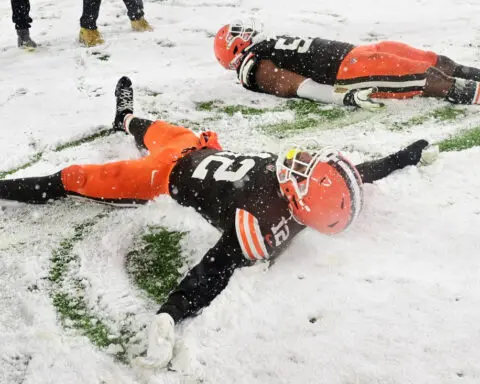 Cleveland Browns edge past Pittsburgh Steelers in snowy Thursday Night Football showdown