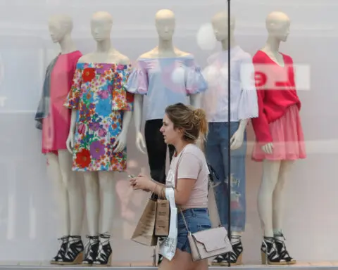 Canada's September retail sales add to signs of rebound in consumer spending