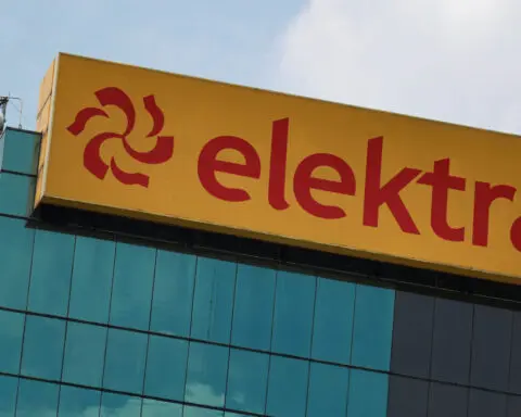 Trading in Mexican retailer Elektra again suspended