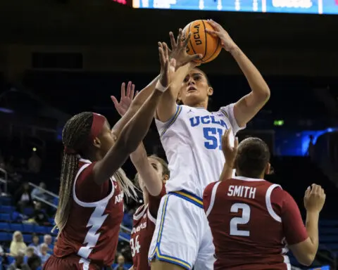 In a 'Final Four-type weekend,' two top-6 clashes put women's college basketball focus on West Coast