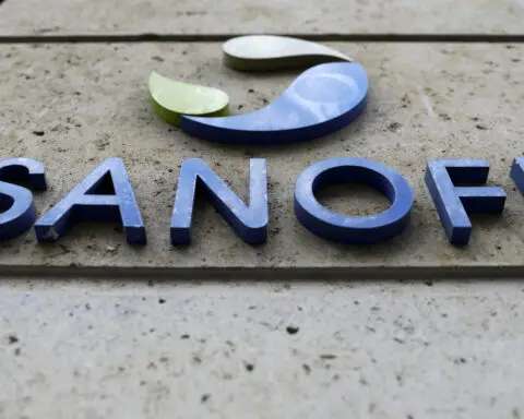 Sanofi plans to change hospital drug-discount program, WSJ reports