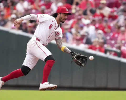 Royals acquire second baseman Jonathan India from Reds for right-hander Brady Singer