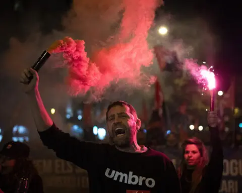 Tens of thousands of Spaniards protest housing crunch and high rents in Barcelona