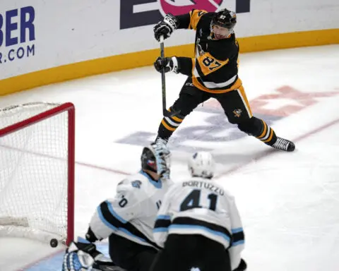 Penguins' Crosby scores 600th NHL goal