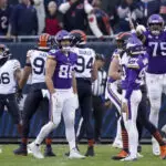 Sam Darnold leads game-winning drive in OT and Vikings beat Bears 30-27 after blowing late lead