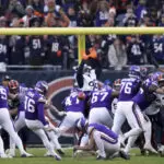 Sam Darnold leads game-winning drive in OT and Vikings beat Bears 30-27 after blowing late lead