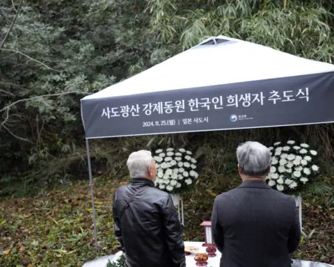 South Korea holds memorial for forced laborers at Sado mines, a day after boycotting Japanese event