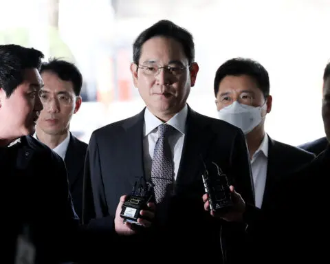 South Korea prosecutors seek 5-year jail term for Samsung Elec chief in appeals case