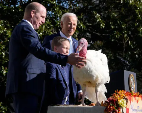 Biden grants clemency to Peach and Blossom at annual White House turkey pardon