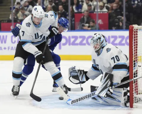 Utah Hockey Club walks to arena after bus gets stuck in Toronto traffic