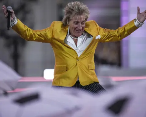 Rock star Rod Stewart to play Glastonbury Festival next year