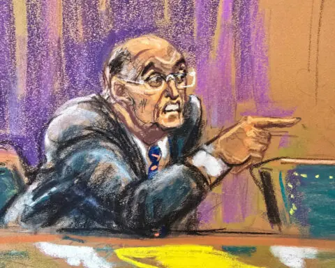 'I can't pay my bills,' Rudy Giuliani says in courtroom outburst