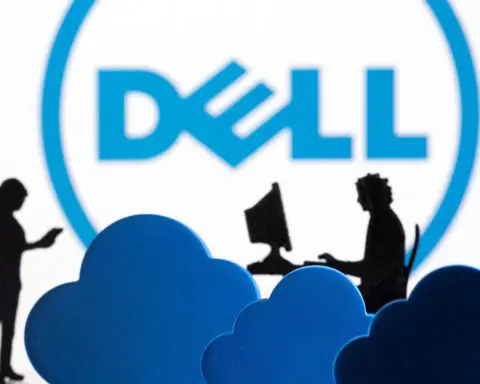 HP, Dell's weak forecasts spark share selloff, doubts over PC market recovery