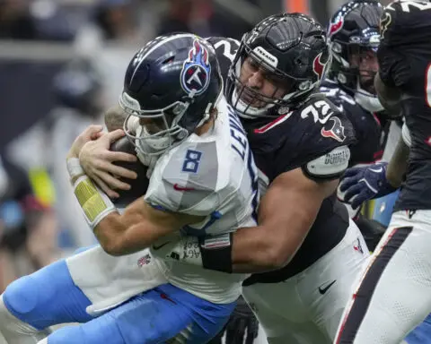 Derrick Henry and Saquon Barkley prepare for earliest matchup ever between 1,300-yard running backs