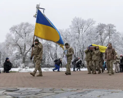 White House pressing Ukraine to draft 18-year-olds so it has enough troops to battle Russia