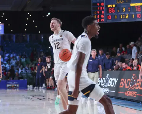 West Virginia knocks off No. 3 Gonzaga 86-78 in overtime in the Battle 4 Atlantis