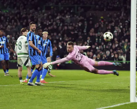 US defender Carter-Vickers scores own goal with no-look pass for Celtic in Champions League