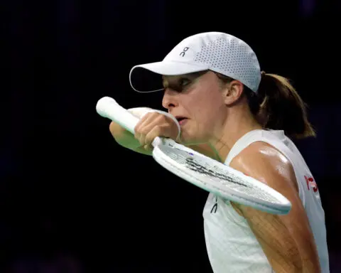 Tennis-Swiatek accepts one-month suspension after failing doping test, says ITIA