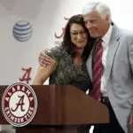 Bill Battle, former Tennessee coach and Alabama AD who founded licensing company, dies