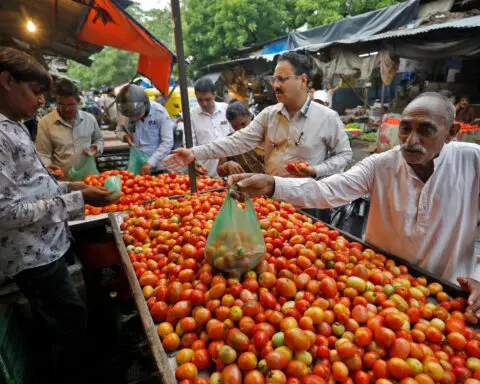 India's economy slows sharply, adding pressure on central bank to cut rates