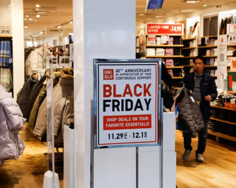 Inflation worries drive bargain hunt among Black Friday shoppers