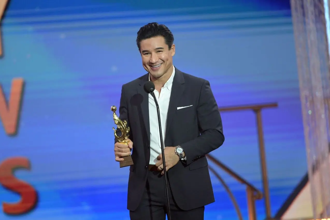 Hollywood Christmas Parade 2024: Mario Lopez to Get Humanitarian Award