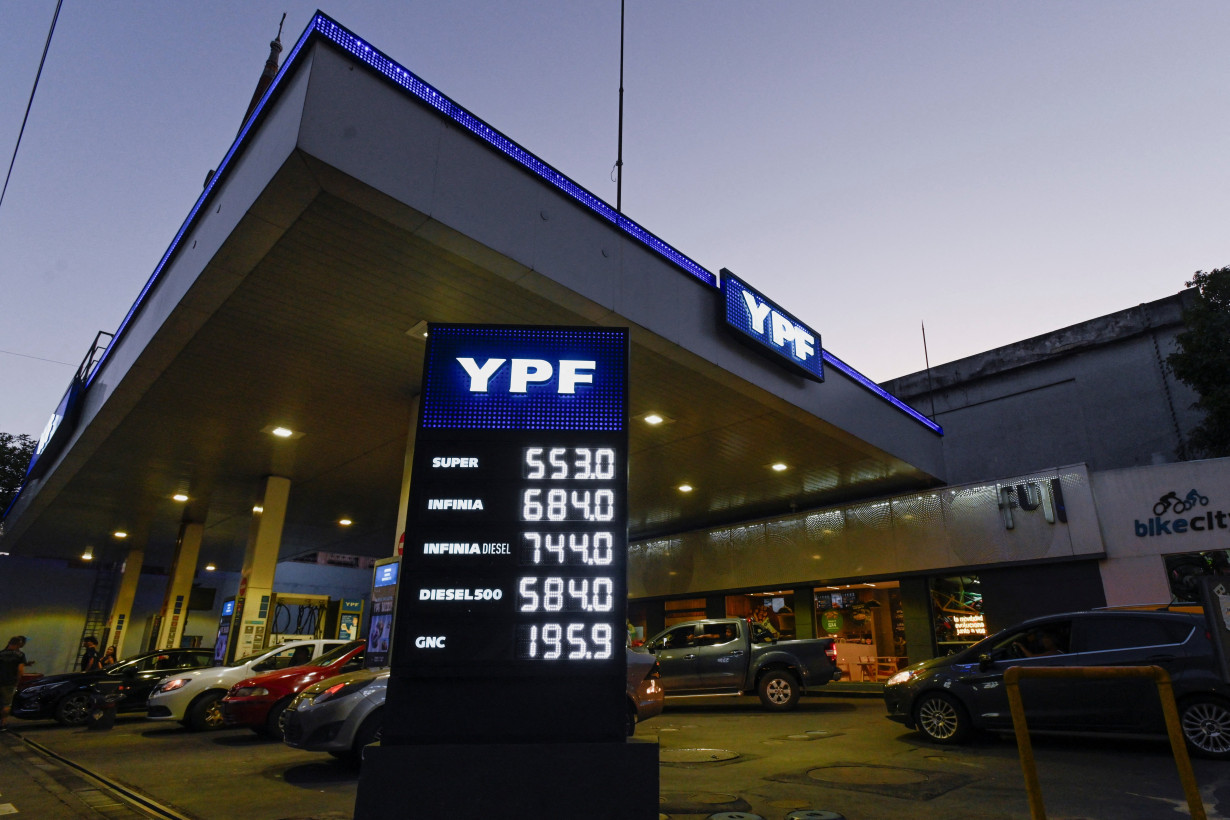Argentina battling with an annual inflation heading towards 200%