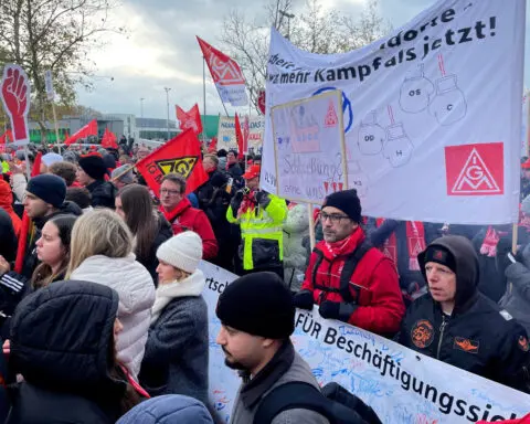 Volkswagen workers to go on warning strikes across Germany