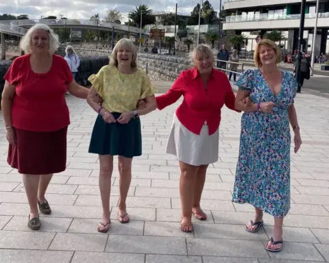 Four friends posed for a photo on vacation in 1972. Over 50 years later, they recreated it