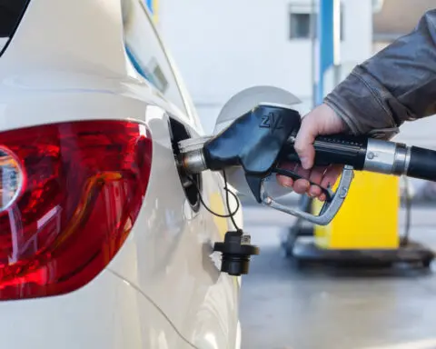 How gas prices have changed in Salinas in the last week