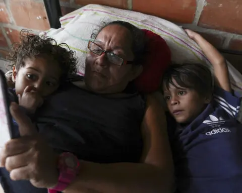 Venezuelan migrants keep arriving in Colombia. These faith leaders offer them a home away from home