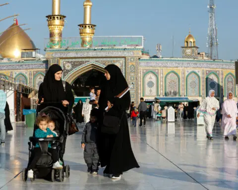Lebanese refugees return home from Iraq as Israel-Hezbollah ceasefire holds