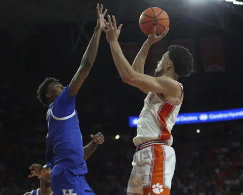 Wiggins, Schieffelin and Clemson's defense hold down No. 4 Kentucky for a 70-66 win