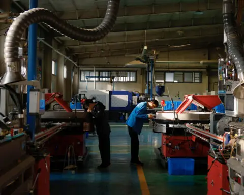 China can accept GDP growth of less than 5%, says People's Daily