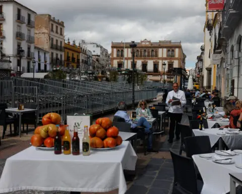 Spain's service sector grows at slowest pace since Jan, PMI shows