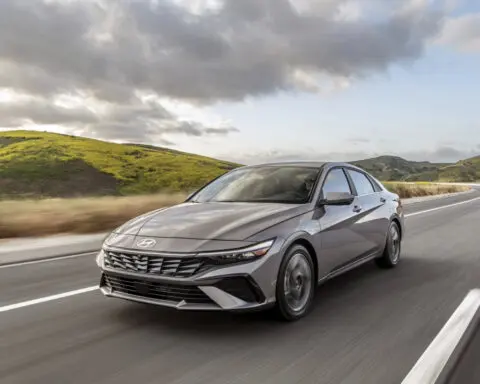 Edmunds hybrid sedan comparison: 2025 Honda Civic vs. 2025 Hyundai Elantra